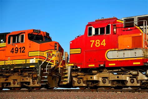 Solve BNSF 4912 Warbonnet 784 Jigsaw Puzzle Online With 150 Pieces