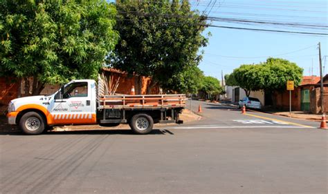 For A Tarefa Da Prefeitura De Birigui Faz Limpeza E Refor A Sinaliza O