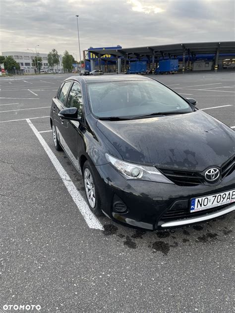 U Ywane Toyota Auris Pln Km Otomoto