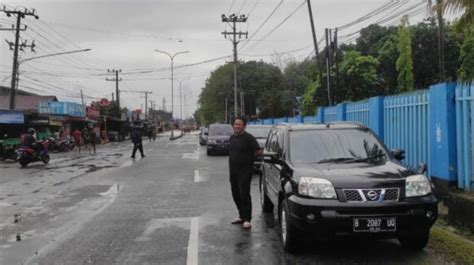 Kisah Warga Balikpapan Tak Bisa Lewat Jalan MT Haryono Karena Banjir