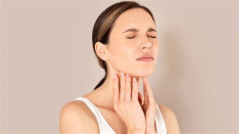 Tonsillitis Vs Strep Throat Expert Explains The Difference Between The