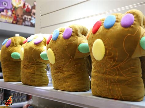 Veja Os Cosbabies E Mais Itens Da Hot Toys Exibidos Na Festival Walk Em Hong Kong Universo