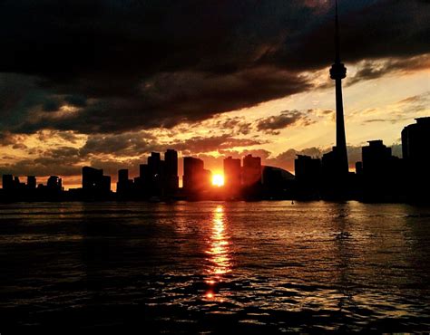 Sunset over Toronto : r/sunset