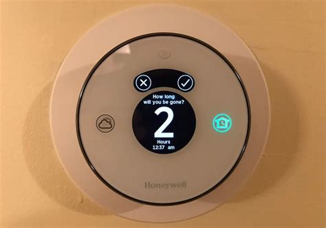 Review Honeywell S 199 Lyric Round Thermostat Features A Nest Like