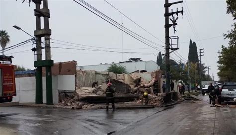 Se Derrumb Una Obra En Construcci N En Ituzaing Y Encuentran A Un