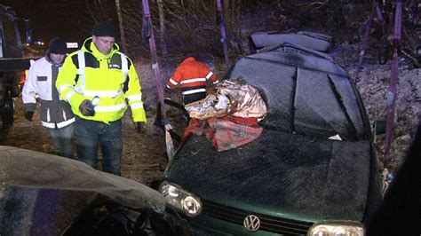 Fotos T Dlicher Unfall Auf Der Bundesstra E B Bei Grebenstein