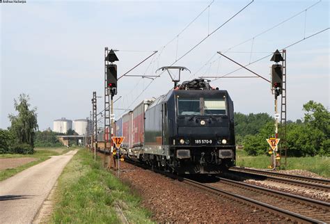 185 570 8 mit dem DGS 43741 Köln Eifeltor Novara Boschetto bei