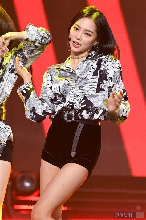 Hot Sexy Jang Yeeun Bikini Pics