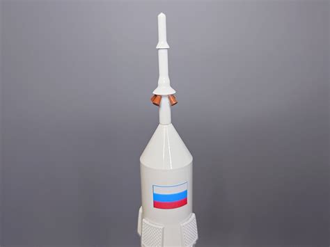 Ракета-носитель «Союз» пилотируемый (Металл) [Готовая модель] (1:144 ...