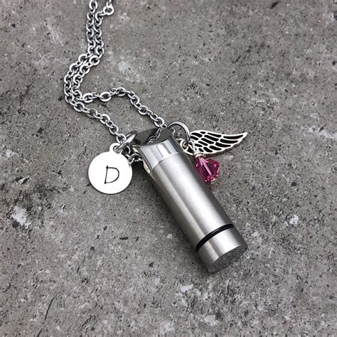 Urn Necklace Pendant For Ashes Vial Necklace Ashes Etsy Urn Necklaces Vial Necklace Urn