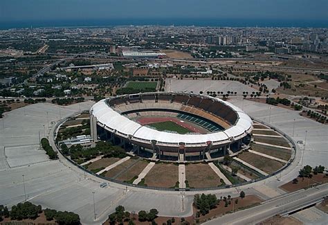 Bari Il Ottobre Allo Stadio San Nicola Italia Malta Gara Di