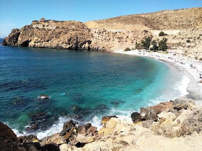 Descubre las increíbles calas y playas de Granada un paraíso costero