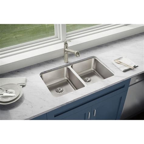 Elkay Gourmet Undermount 30.75-in x 18.5-in Lustrous Highlighted Satin Stainless Steel Double ...