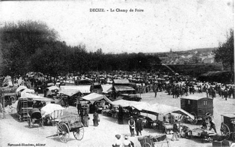 Decize Le Champ De Foire Carte Postale Ancienne Et Vue D Hier Et