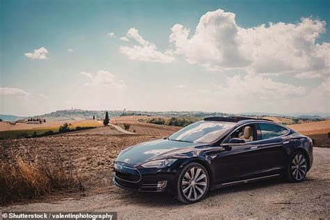 Tesla Model Named New Car Of The Year By Parkers This Is Money