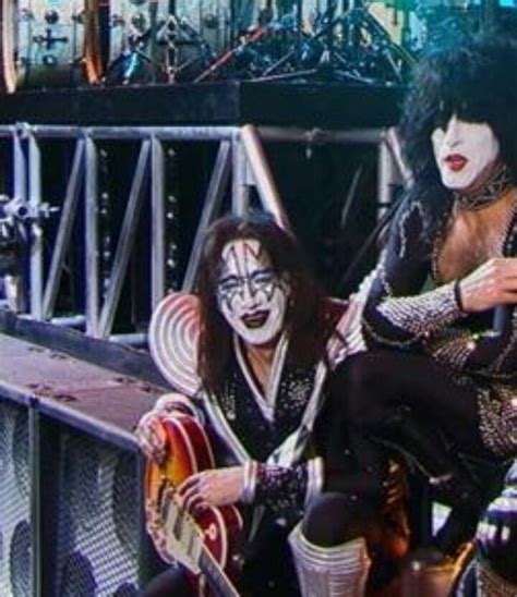 The Kiss Band Members Are Posing For A Photo