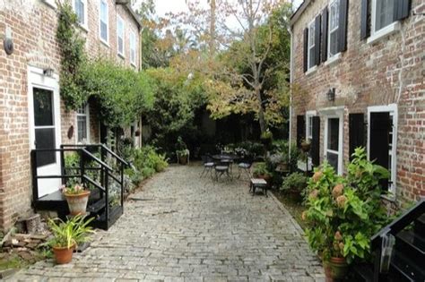 A Guide to the Best Bed and Breakfasts in Charleston SC (2024)