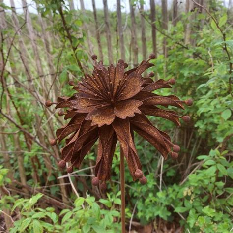 Fleur Nigelle D21xH130 cm à piquer en fer rouillé