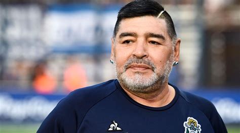 Mort De Maradona Le Procès De Son équipe Médicale Encore Reporté