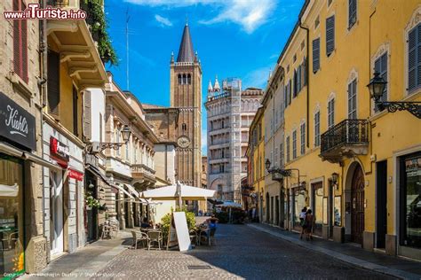 Uno Scorcio Del Centro Storico Di Parma Emilia Foto Parma