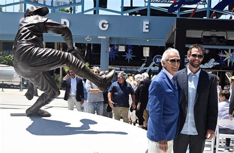 Alexander Sandy Koufax Gets His Statue At Dodger Stadium Daily News