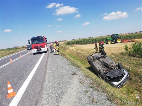 Wypadek na drodze krajowej 45 w Zimnicach Wielkich Kierowca wjechał