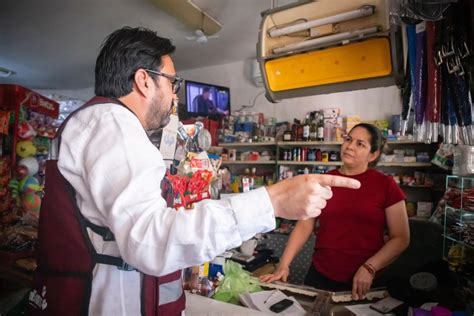 Pavimentación agua potable y una Unidad del DIF compromete Juan de