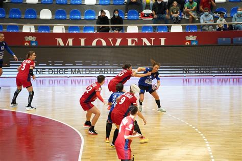 Handbalul Feminin Romanesc Din Liga Florilor Dupa Rundul Un Nenea