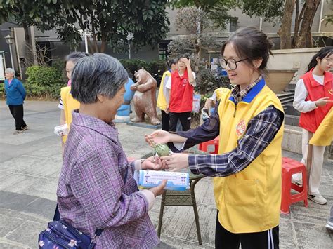 医药健康学院开展新时代文明实践志愿服务活动校园快讯学校新闻广西工业职业技术学院