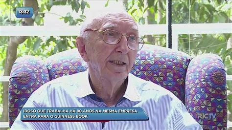 Idoso que trabalha há 80 anos na mesma empresa entra para o Guinness