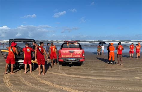 Adolescentes Desaparecem Após Se Afogar Em Praia De Aracaju Um Deles