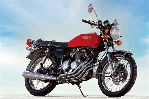 【絶版名車解説】ホンダ「ドリーム Cb400four」1974年｜絶版車ブームの先駆けとなった美しきインライン4スポーツ！ Webオートバイ