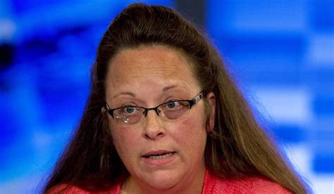 Former Kentucky Clerk Ordered To Pay 260 000 In Legal Fees After