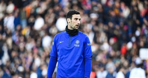 Bramkarz PSG Sergio Rico zaczął mówić miesiąc po wypadku RMF 24