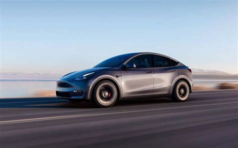 Un Tesla Model Y à Propulsion Arrive Et Reçoit 12 000 De Rabais