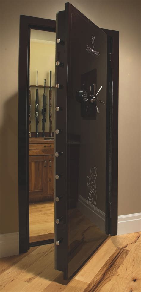 Browning Clamshell Vault Door In Swing Gun Safes