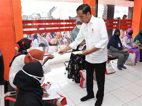 Tinjau Penyaluran Blt Bbm Di Kota Baubau Presiden Sebut Sudah