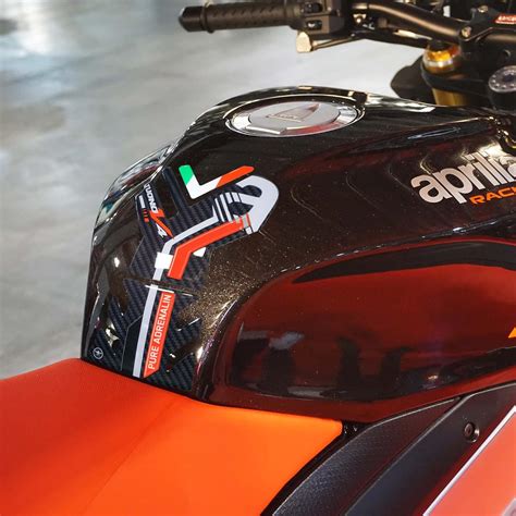 Amazon labelbike タンクパッド 3D ステッカー オートバイのタンク保護為にAprilia Tuono V4 and