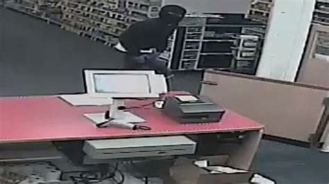 Video Police Looking To Identify 2 Suspects In Armed Robbery Of Cvs