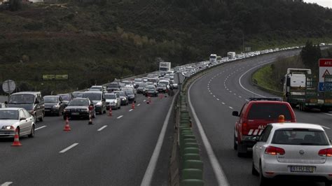 Inc Ndio Em Ve Culo Pesado Condiciona Tr Nsito Na A Na Zona De