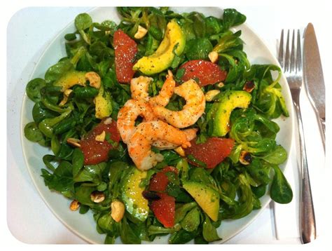 Salade De Mâche Aux Crevettes Avocat Pamplemousse Noix De Cajou