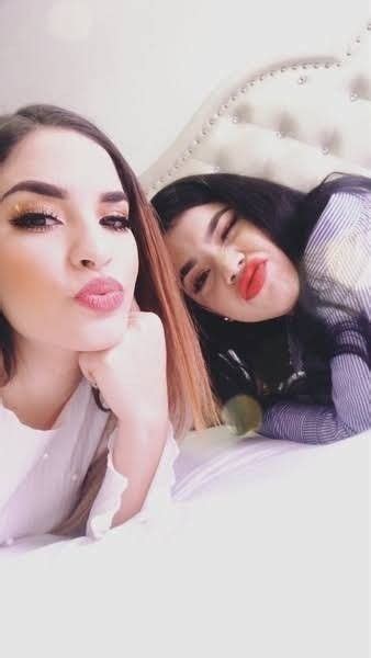 Kenia Os Y Kimberly Loaiza Estilo Pop Punk Celebridades Bonitos