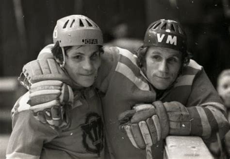 Sergei Makarov & Nikolai Makarov of Traktor Chelyabinsk 1977 | HockeyGods