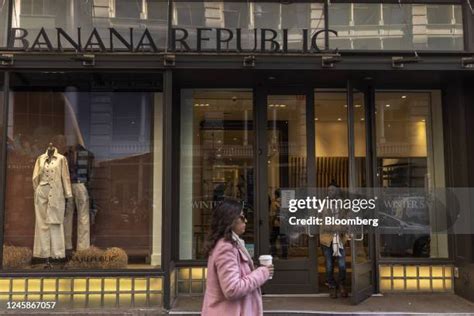 769 Banana Republic Store Stock Photos, High-Res Pictures, and Images ...