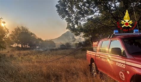 Le Foto Dell Incendio A San Giorgio Di Susa In Fiamme Mezzo Ettaro Di