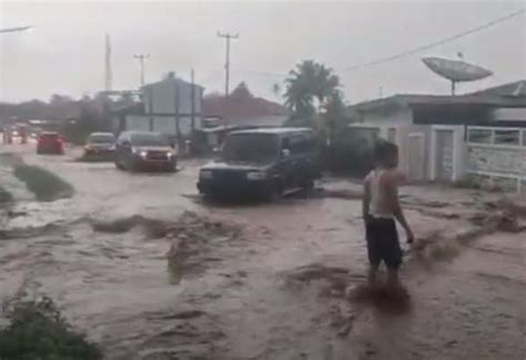 Banjir Bandang Rendam Puluhan Rumah Di Kerinci Hingga Lumpuhkan Jalan