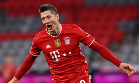 Futebol Lewandowski é considerado o melhor jogador do mundo pela Fifa