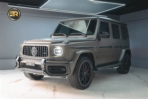 rent mercedes  green  dubai luxury suv  amg style