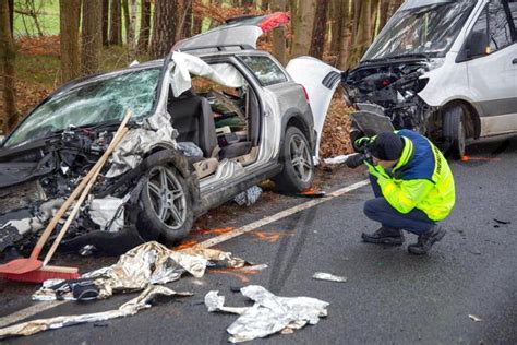 T Dlicher Unfall In Bayern J Hriger Stirbt Bei Frontal Crash