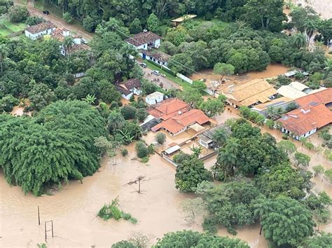 Forte Chuva Causa Alagamentos E Deixa Moradores Ilhados Em Mateus Leme